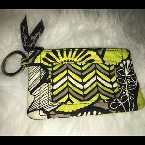 Vera Bradley Zip ID Case Retired Print 🌿